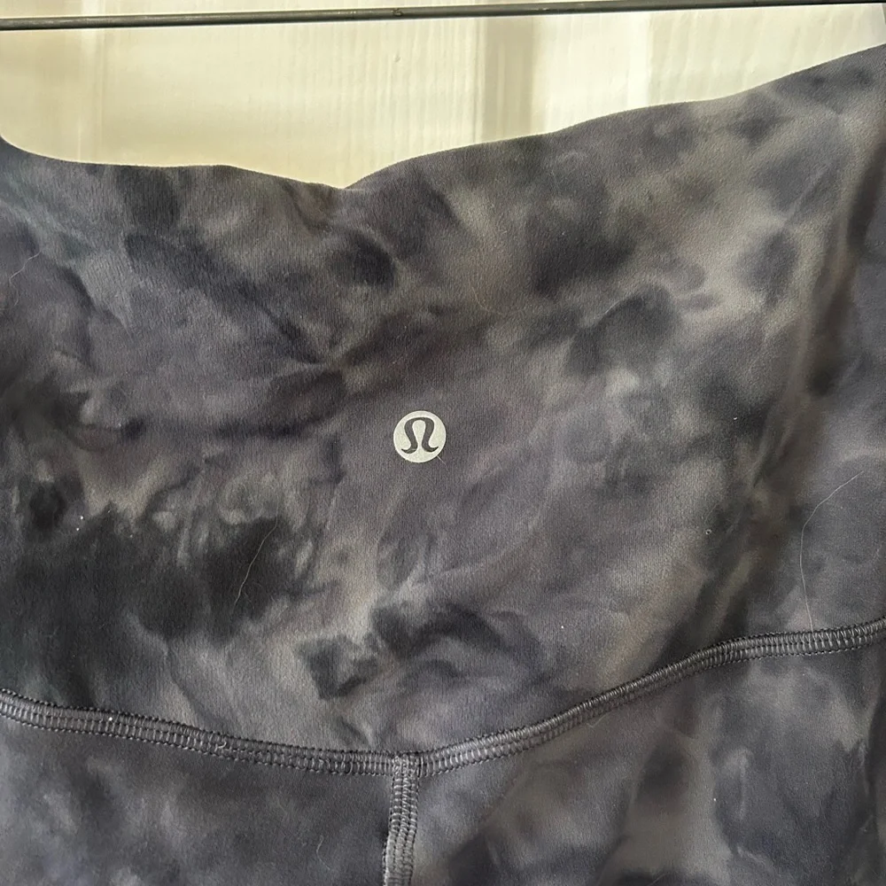 Lululemon Athletica Black Tie Dye Leggings - Picture 5 of 5